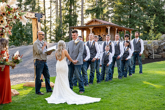 Oregon wedding photographer