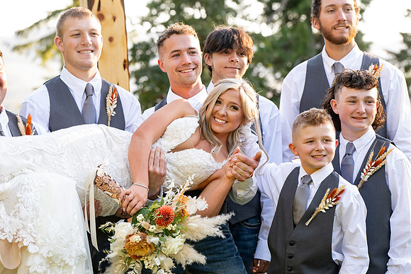 Oregon wedding photographer