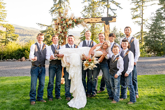 Oregon wedding photographer