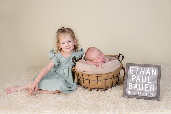 Cassandra and Matthew newborn (4)