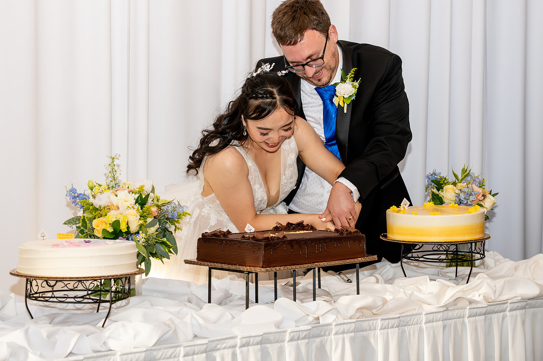 Michael and Vivian wedding day sneak peeks (75)