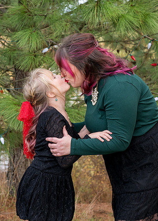 Erin Reggie and Simon Christmas 2025 (68 of 91)