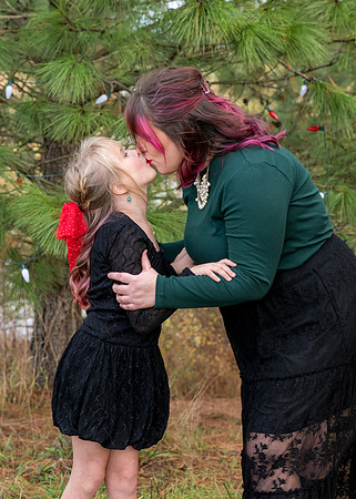Erin Reggie and Simon Christmas 2025 (69 of 91)
