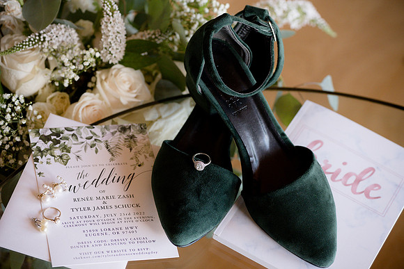 Oregon wedding photographer