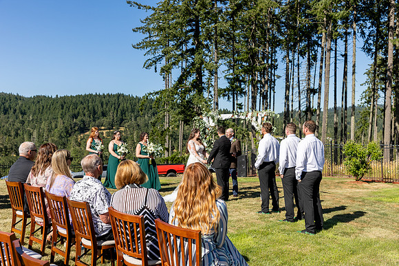 Oregon wedding photographer