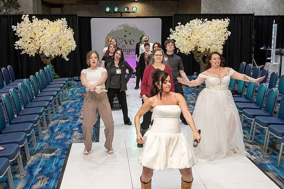 DANCE AT CANYONVILLE WEDDING SHOW (12 of 22)