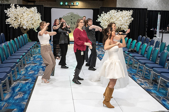 DANCE AT CANYONVILLE WEDDING SHOW (11 of 22)