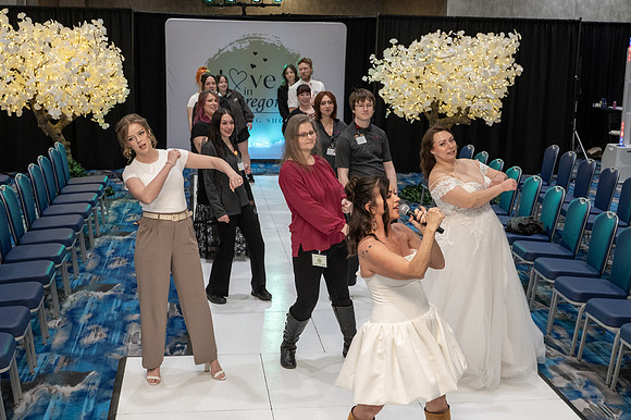 DANCE AT CANYONVILLE WEDDING SHOW (4 of 22)