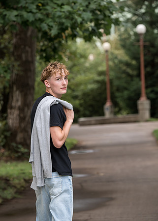 Twins HS senior 2025 gallery (224 of 252)