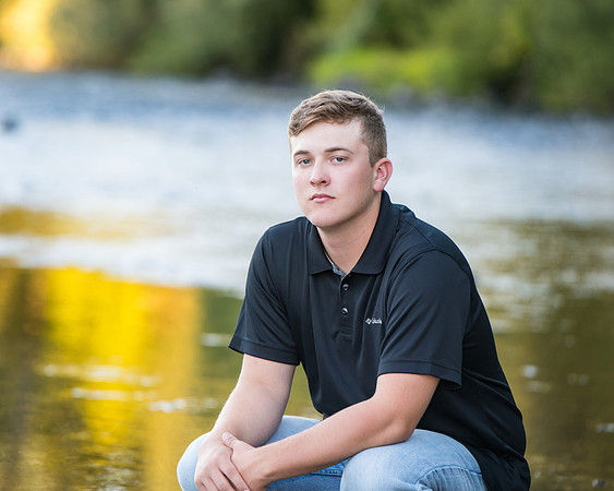 Oregon senior portraits photographer