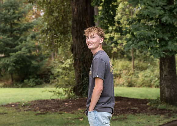 Twins HS senior 2025 gallery (205 of 252)