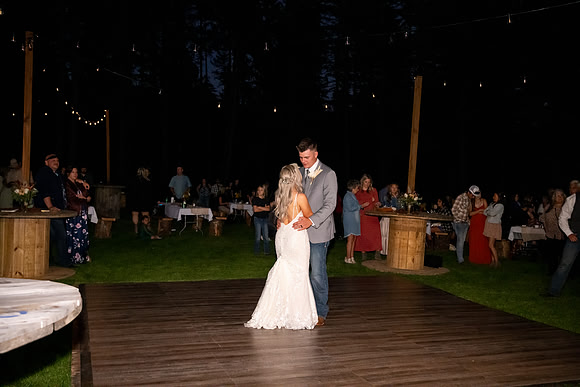 Oregon wedding photographer