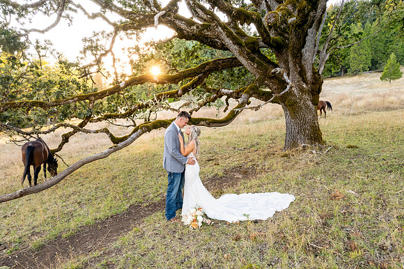 Oregon wedding photographer