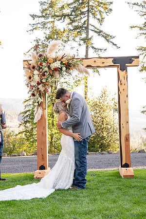 Oregon wedding photographer