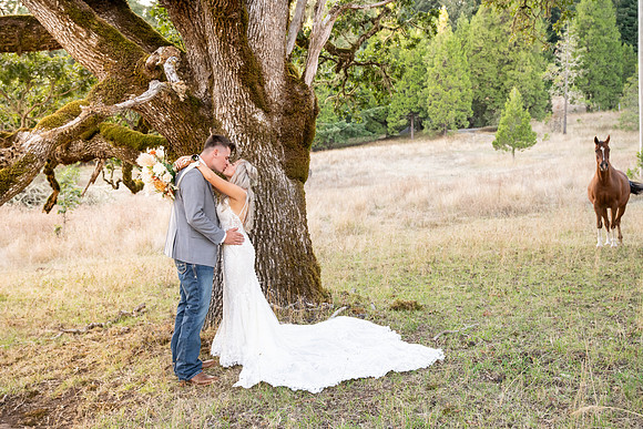 Oregon wedding photographer