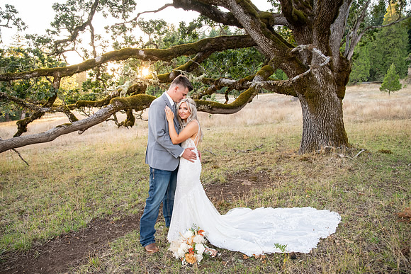 Oregon wedding photographer