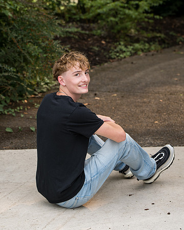 Twins HS senior 2025 gallery (86 of 252)