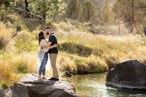 Oregon Engagement photographer
