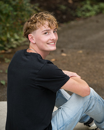 Twins HS senior 2025 gallery (90 of 252)