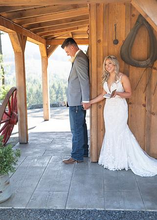 Oregon wedding photographer