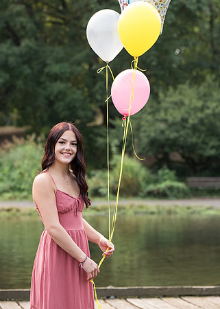 Twins HS senior 2025 gallery (39 of 252)