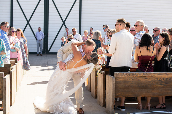 Oregon wedding photographer