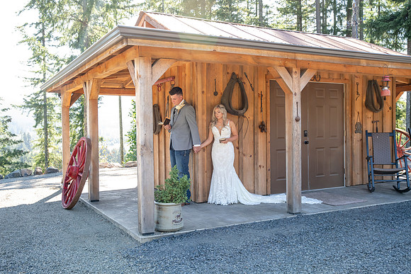 Oregon wedding photographer