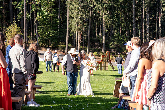 Oregon wedding photographer