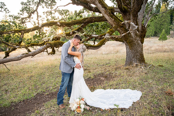 Oregon wedding photographer